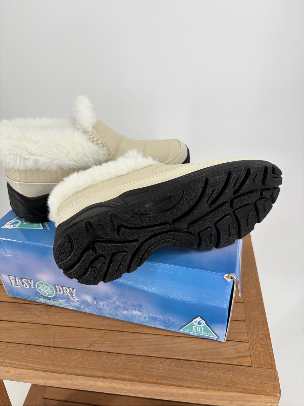 New Easy Dry Cozy Faux-Fur Lined Slip-On Winter Clog - Cream size 7.5 M - Picture 4 of 5